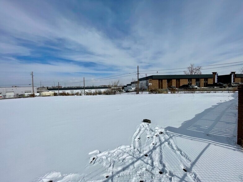 More Photos Of 7048-7052 Farrell Rd SE, Calgary Land For Lease