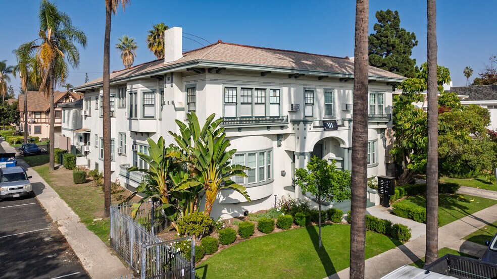 More Photos Of 1139 W 27th St, Los Angeles Apartments For Sale