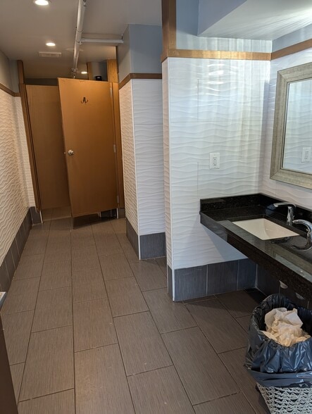 More Photos Of 1062 Main St, Holden Restaurant For Sale