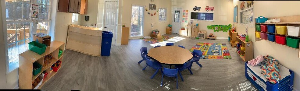 More Photos Of 5006 McEver Rd, Oakwood Daycare Center For Sale