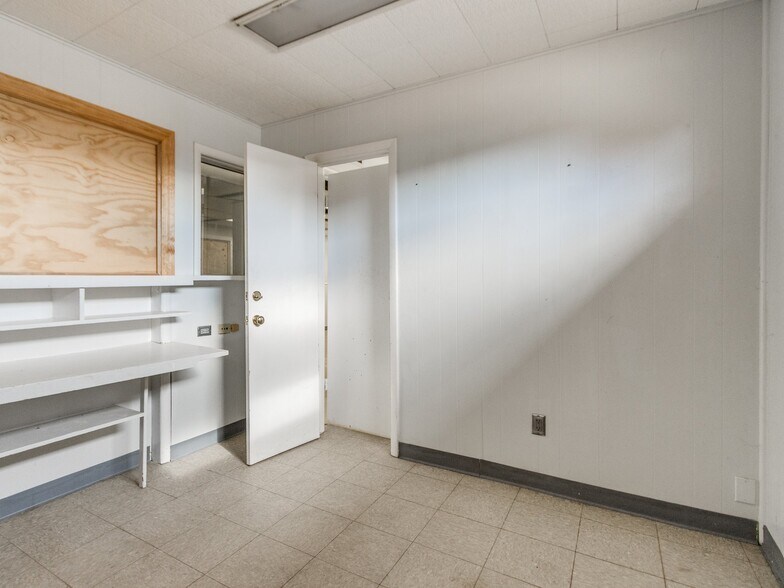 More Photos Of 5835 S Pennsylvania Ave, Oklahoma City Medical For Sale