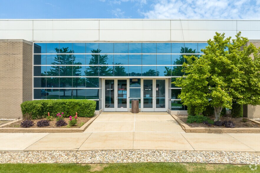 More Photos Of 5850 Mercury Dr, Dearborn Research And Development For Lease