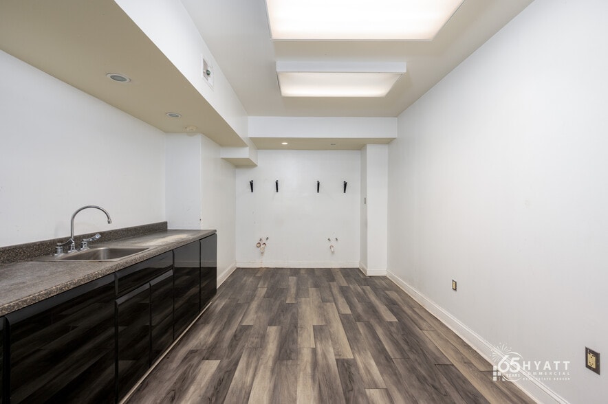 More Photos Of 1214 N Charles St, Baltimore Apartments For Lease