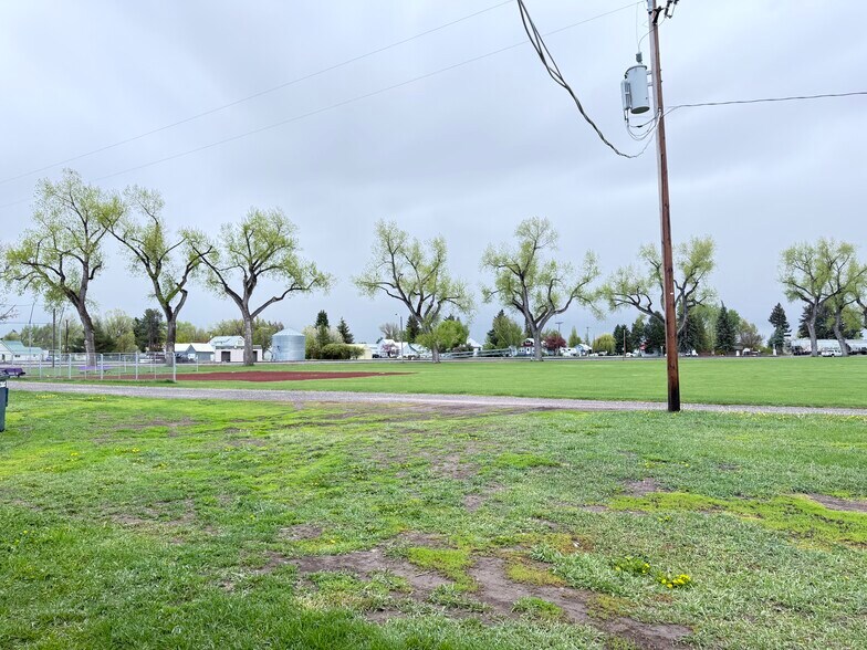 More Photos Of 1665 Whisper Ridge Rd, Ashton Hotel For Sale