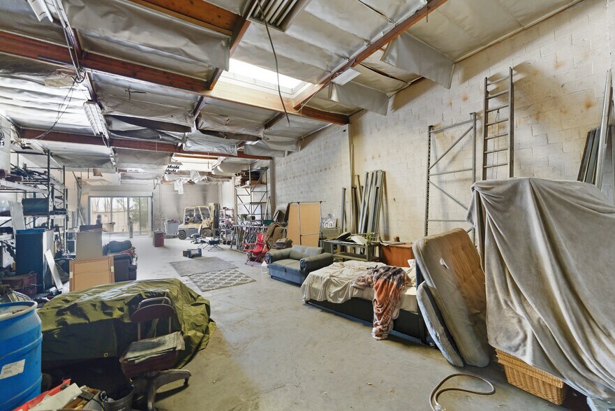 More Photos Of 159-161 N East End Ave, Pomona Warehouse For Sale