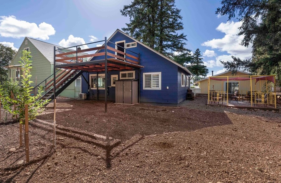 More Photos Of 18248 Redwood Hwy, Selma Apartments For Sale