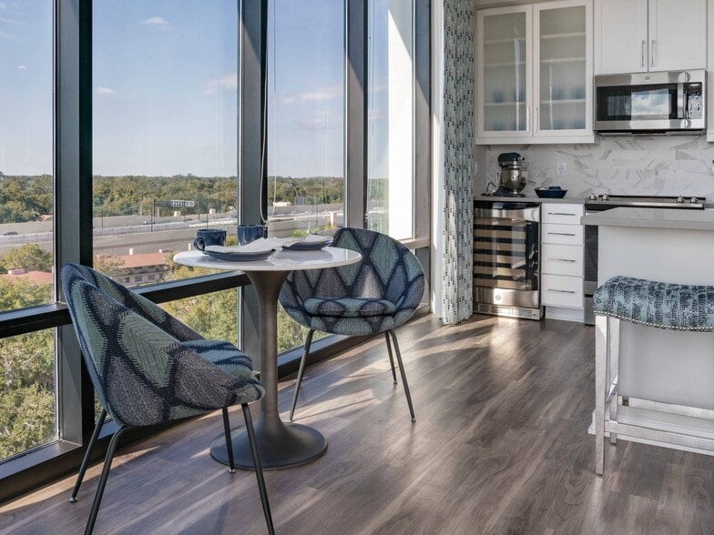 More Photos Of 295 NE Ivanhoe Blvd, Orlando Apartments For Lease