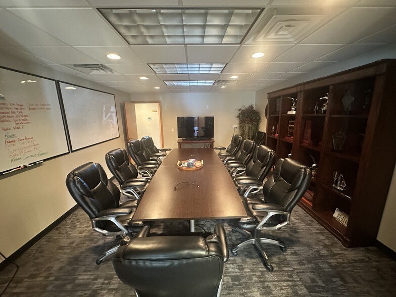 More Photos Of 1555 Campus Way, Billings Office For Sale