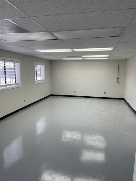 More Photos Of 16257 Illinois Ave, Paramount Warehouse For Sale