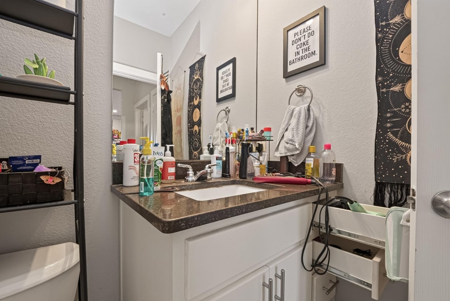 More Photos Of 1619 Dumble St, Houston Specialty For Sale