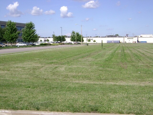 More Photos Of 3130 Wabash Ave, Springfield Land For Sale