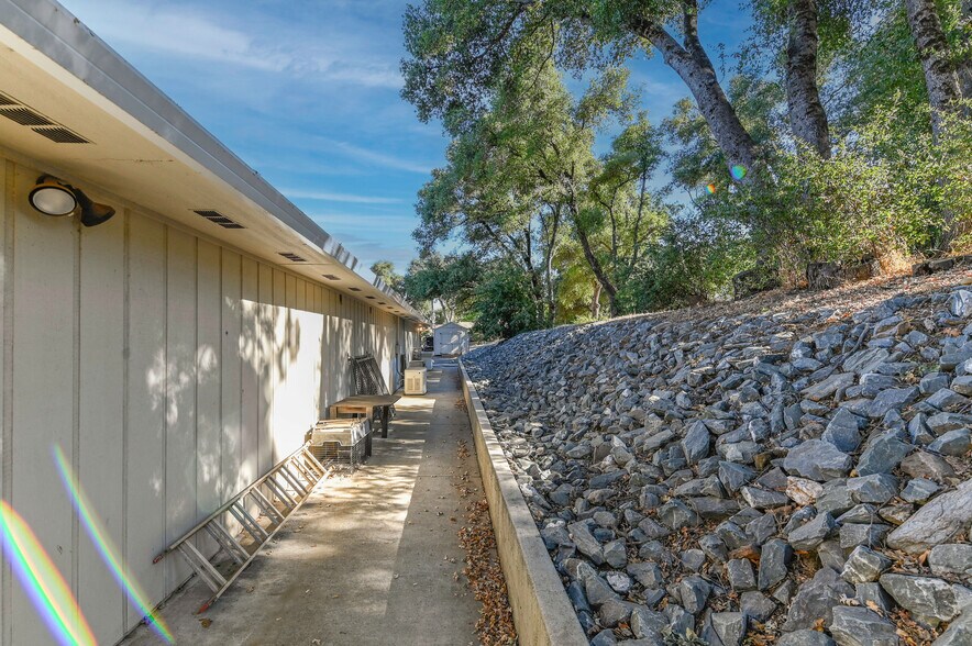 More Photos Of 382 CA-4, Murphys Office For Sale