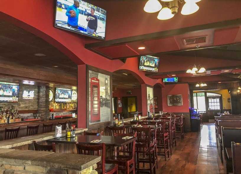 More Photos Of 8444 Transit Rd, Buffalo Restaurant For Lease