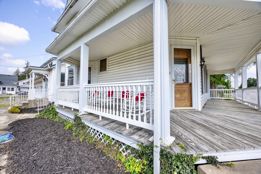 More Photos Of 103 N Boggs St, De Graff Specialty For Sale