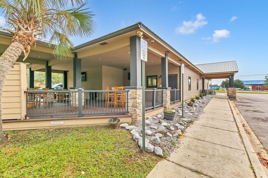 More Photos Of 2579 Douglas Ave, Brewton Restaurant For Sale