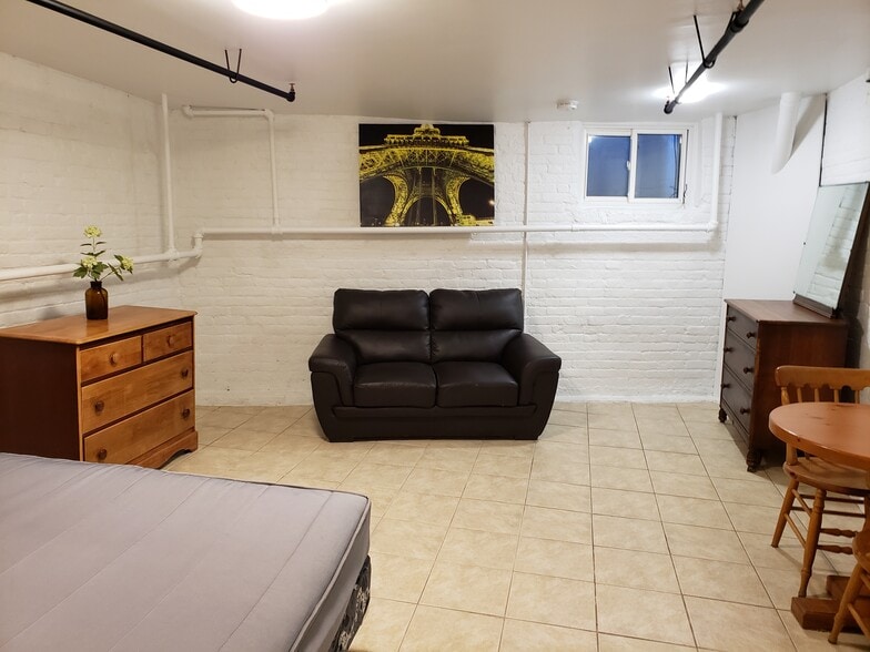 More Photos Of 2480 Dundas St W, Toronto Apartments For Sale