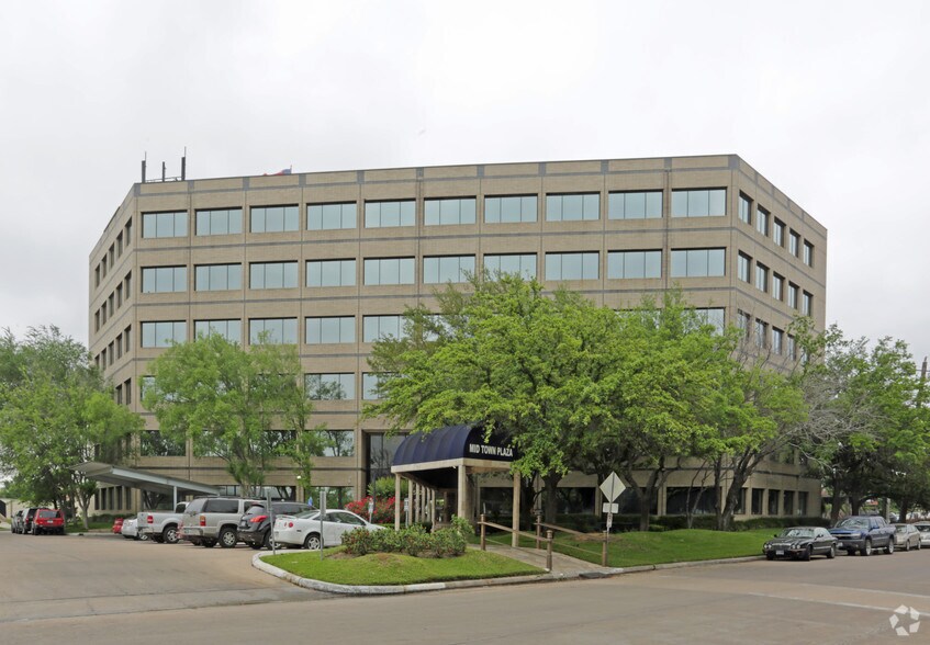 More Photos Of 5225 Katy Fwy, Houston Office For Lease