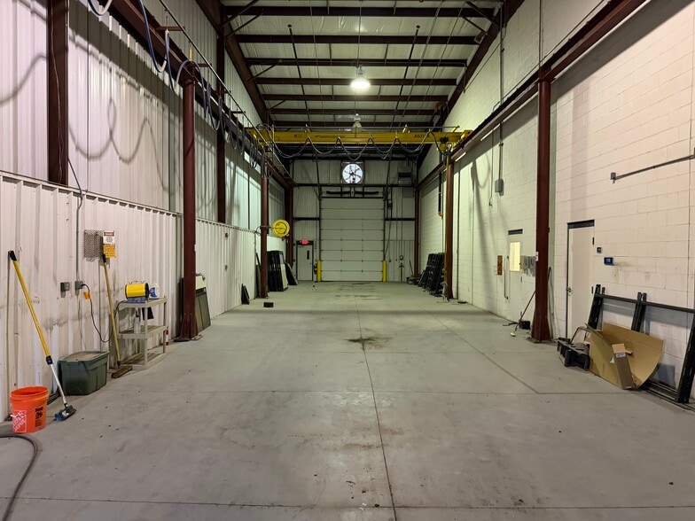More Photos Of 3701 Windmill Rd, Cleburne Manufacturing For Lease