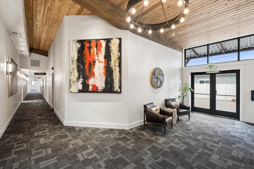 More Photos Of 20 2nd Ave E, Kalispell Office For Sale