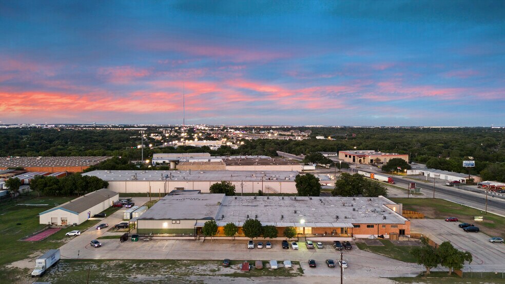 More Photos Of 3363 E Commerce St, San Antonio Unknown For Lease