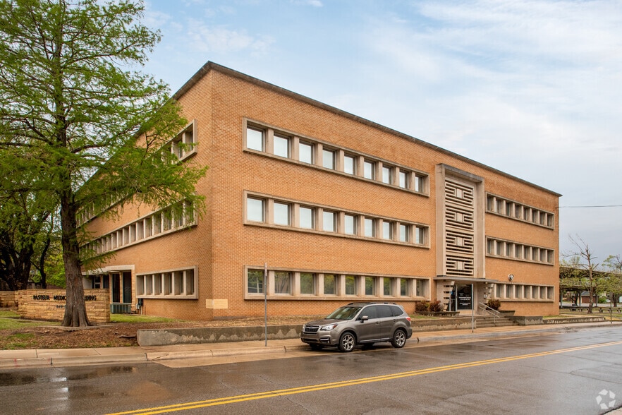 More Photos Of 1111 N Lee Ave, Oklahoma City Medical For Lease