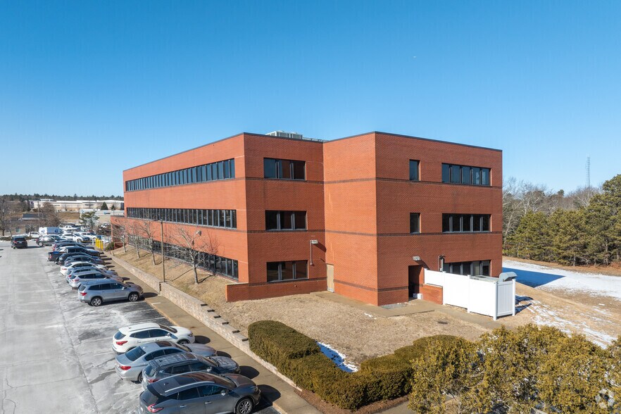 More Photos Of 45 Resnik Rd, Plymouth Medical For Sale