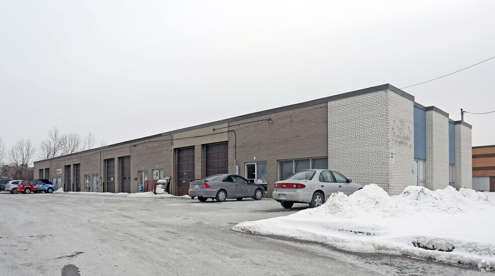 More Photos Of 149 Norfinch Dr, Toronto Warehouse For Lease