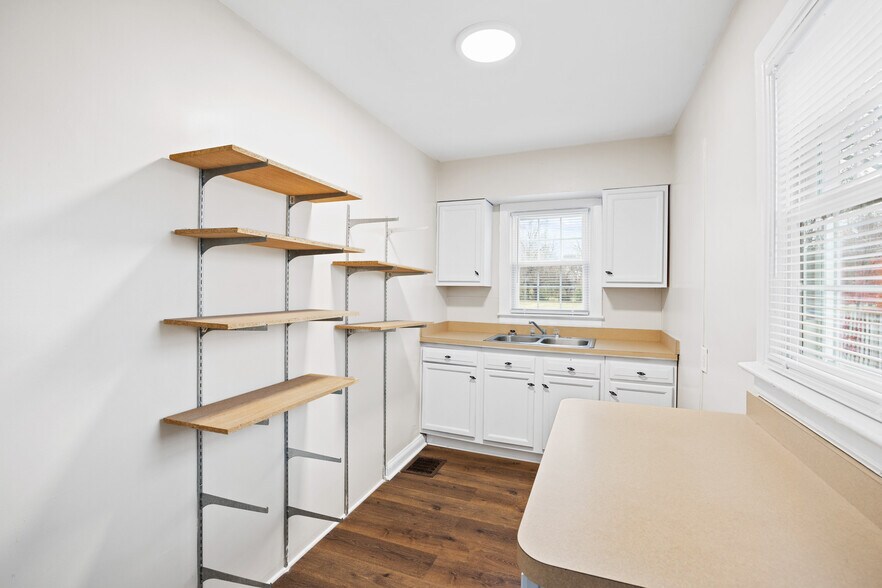 More Photos Of 4734 Dixie Hwy, Louisville Loft Creative Space For Lease