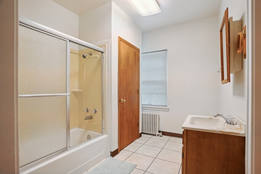 More Photos Of 107 E Madison St, Mount Pleasant Healthcare For Sale