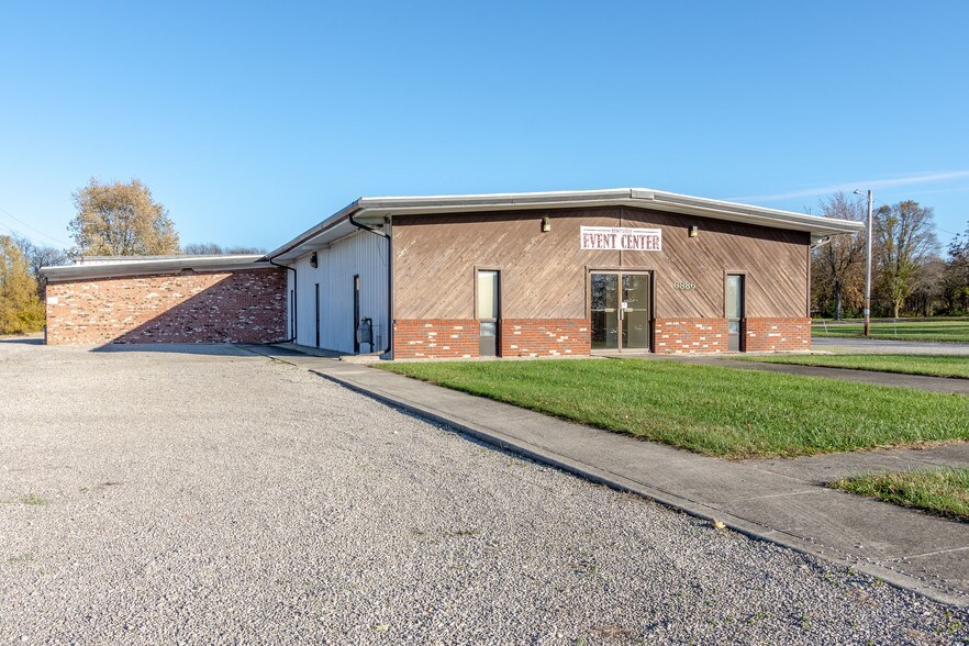 More Photos Of 6886 Wishart St, Huntsville Light Distribution For Lease