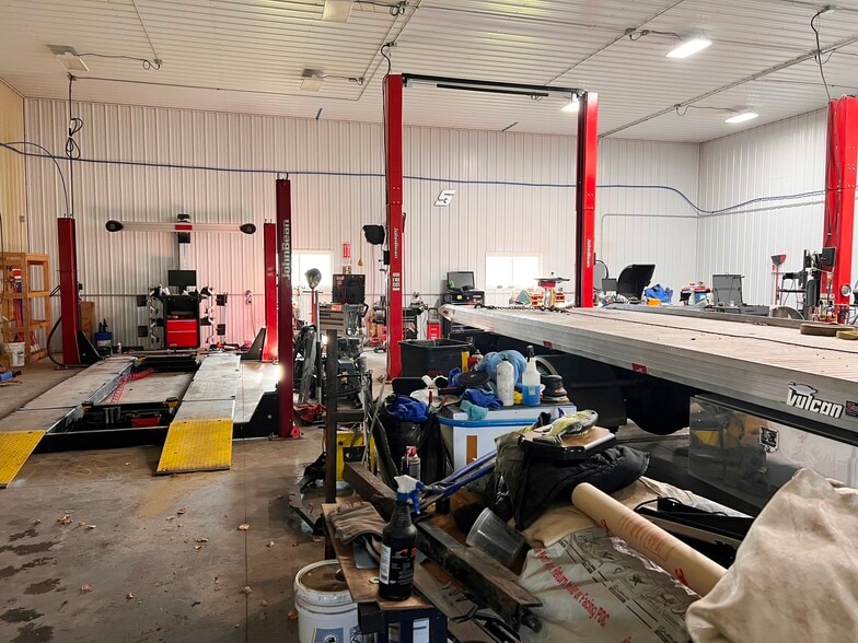 More Photos Of 7300 MN-6, Remer Auto Repair For Sale