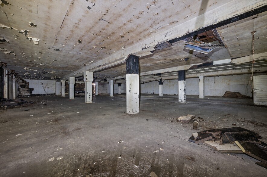 More Photos Of 500 Washington St, Coloma Manufacturing For Lease