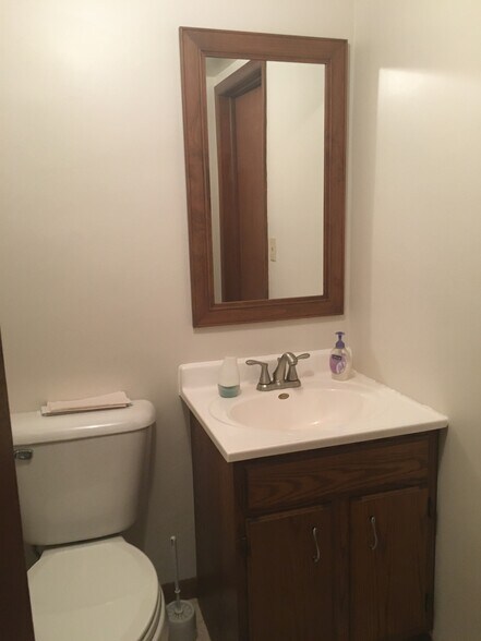 More Photos Of W7209 Main St, Waupun Flex For Lease