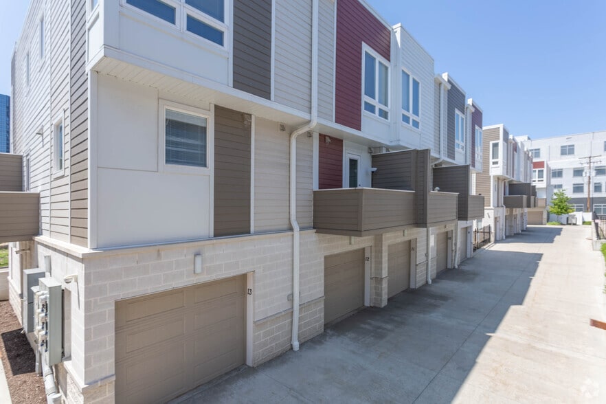 More Photos Of 1421 E 15th St, Cleveland Apartments For Sale