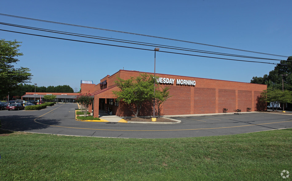 More Photos Of 819 N First St, Albemarle Unknown For Lease