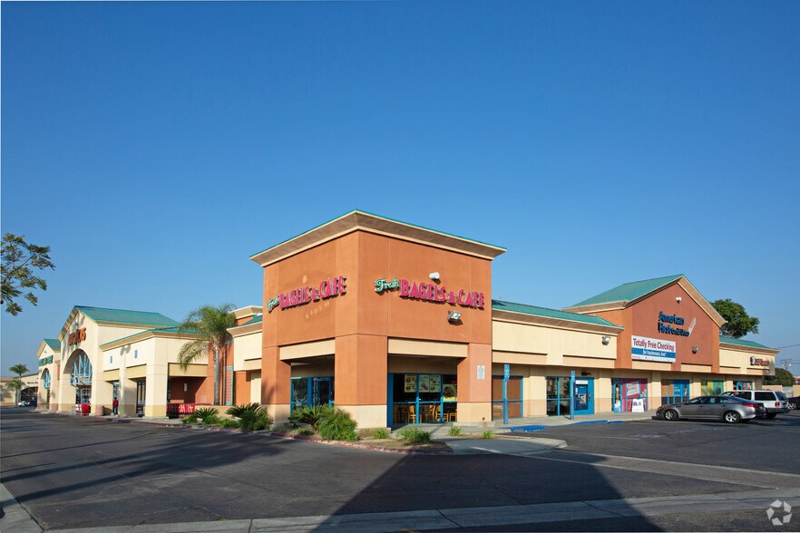 More Photos Of 6011 Lincoln Ave, Buena Park General Retail For Lease