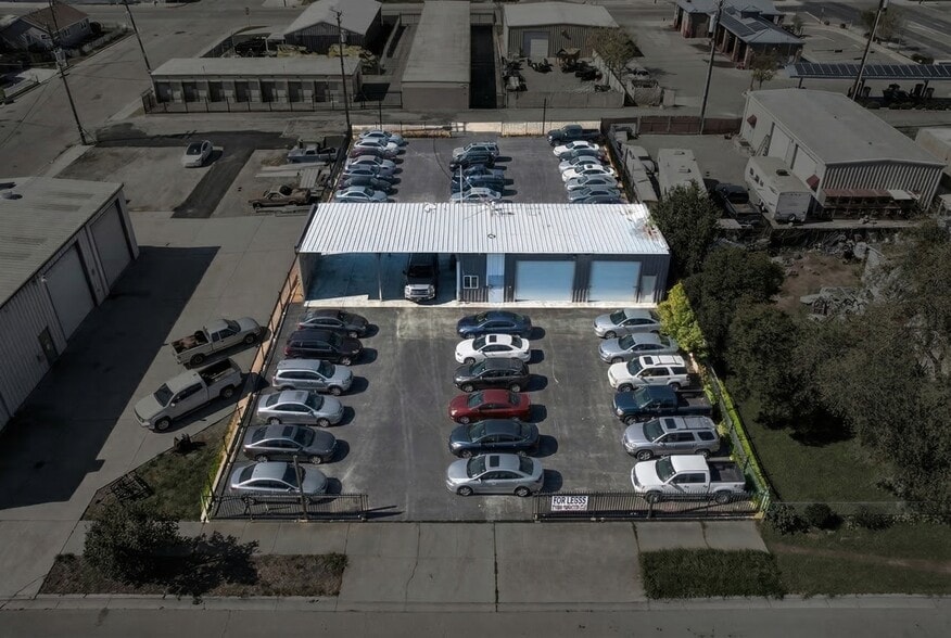 More Photos Of 1110 Ramirez St, Marysville Auto Dealership For Sale