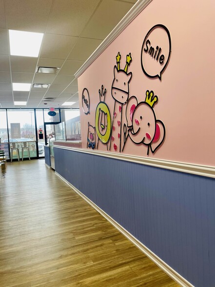 More Photos Of 3068 Kirchoff Rd, Rolling Meadows General Retail For Sale