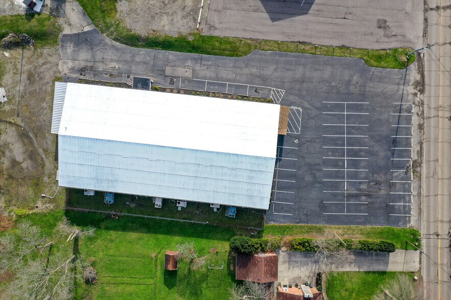 More Photos Of 6962 Coles Rd, Middletown General Retail For Sale