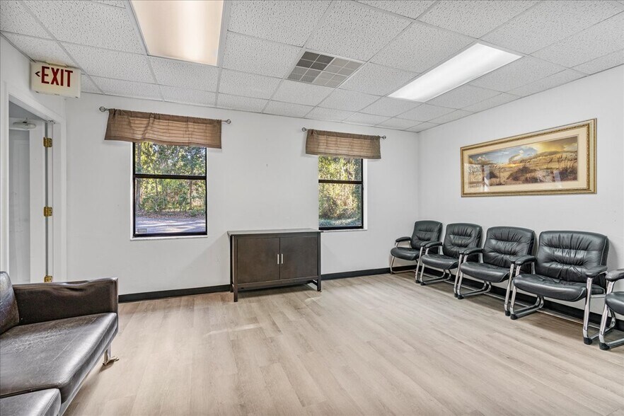 More Photos Of 7733 W Newberry Rd, Gainesville Office For Sale