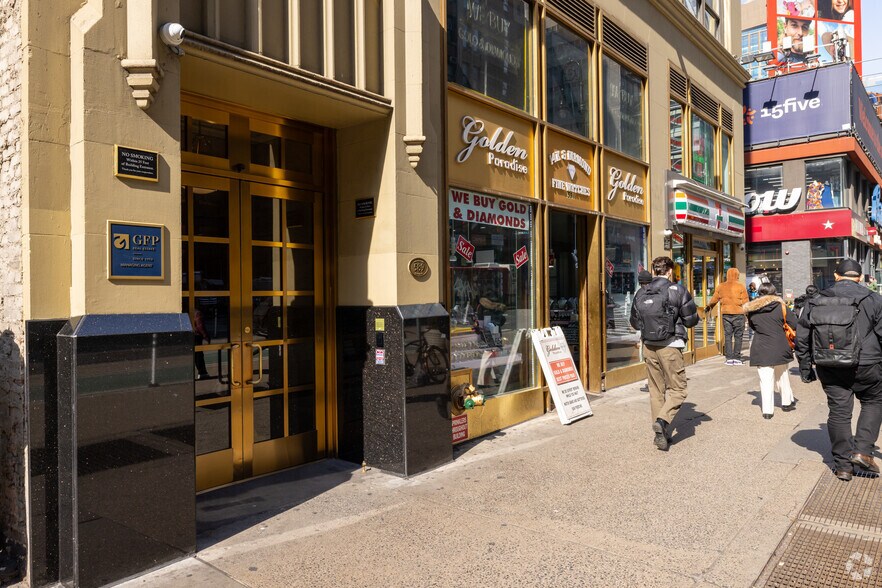 More Photos Of 589 Eighth Ave, New York Loft Creative Space For Lease