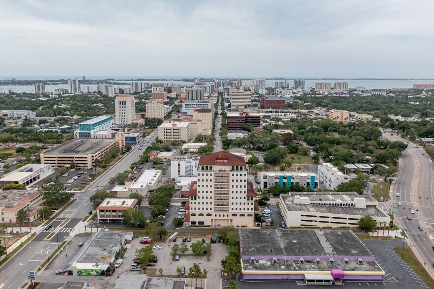 More Photos Of 1 S School Ave, Sarasota Medical For Lease