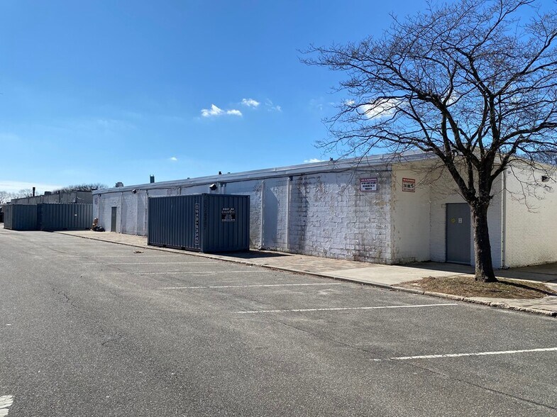More Photos Of 200 Levittown Pky, Hicksville General Retail For Sale