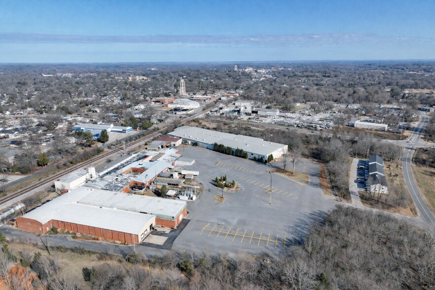 More Photos Of 110 Thermoid Way, Salisbury Manufacturing For Sale