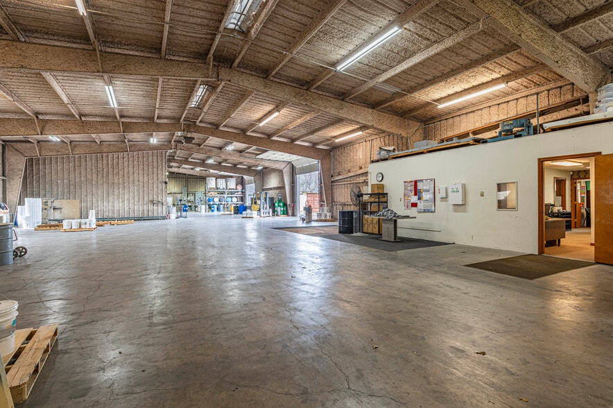 More Photos Of 1950 Oday Rd, Pearland Manufacturing For Sale