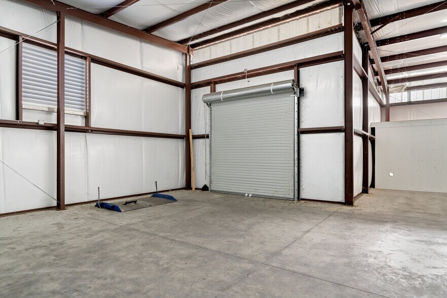 More Photos Of 1174 Plaza Pl, Inverness Industrial For Lease