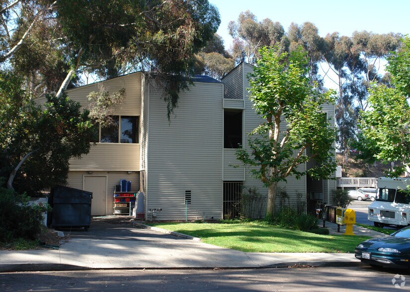 More Photos Of 3211 Holiday Ct, La Jolla Unknown For Lease