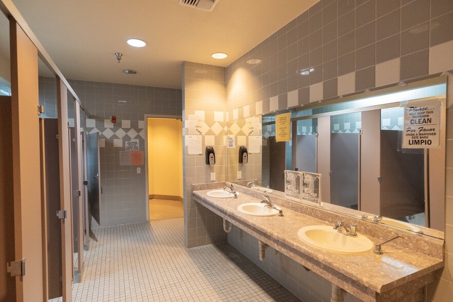More Photos Of 401 Lesher Dr, Merced Office Residential For Lease