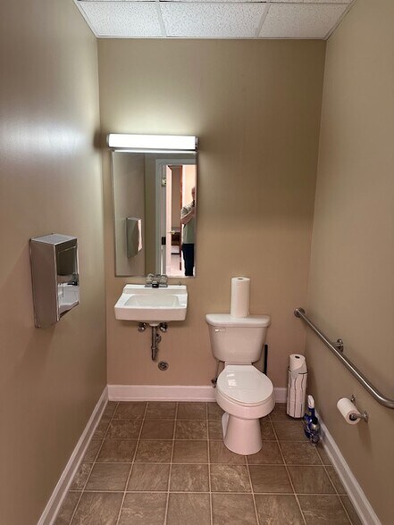 More Photos Of 6401 Carmel Rd, Charlotte Office For Lease