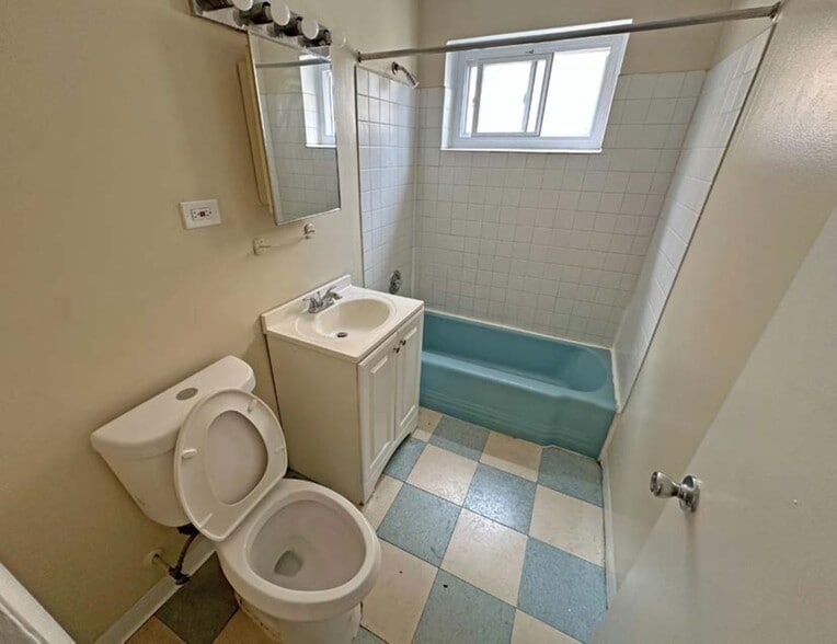 More Photos Of 3631 147th St, Midlothian Apartments For Sale